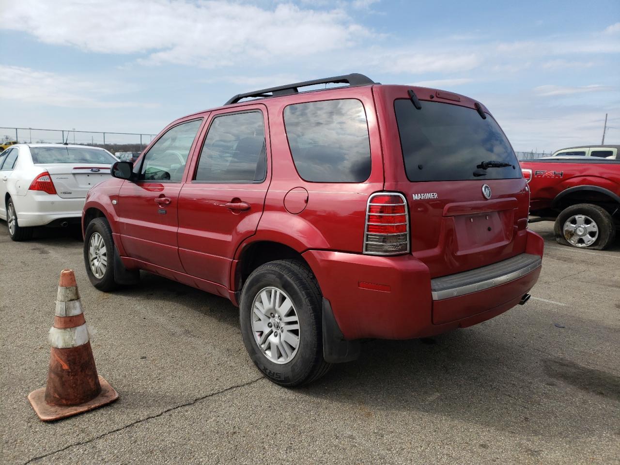 Photo 3 from auction – 2007 MERCURY MARINER LU with VIN 4M2CU811X7KJ09503