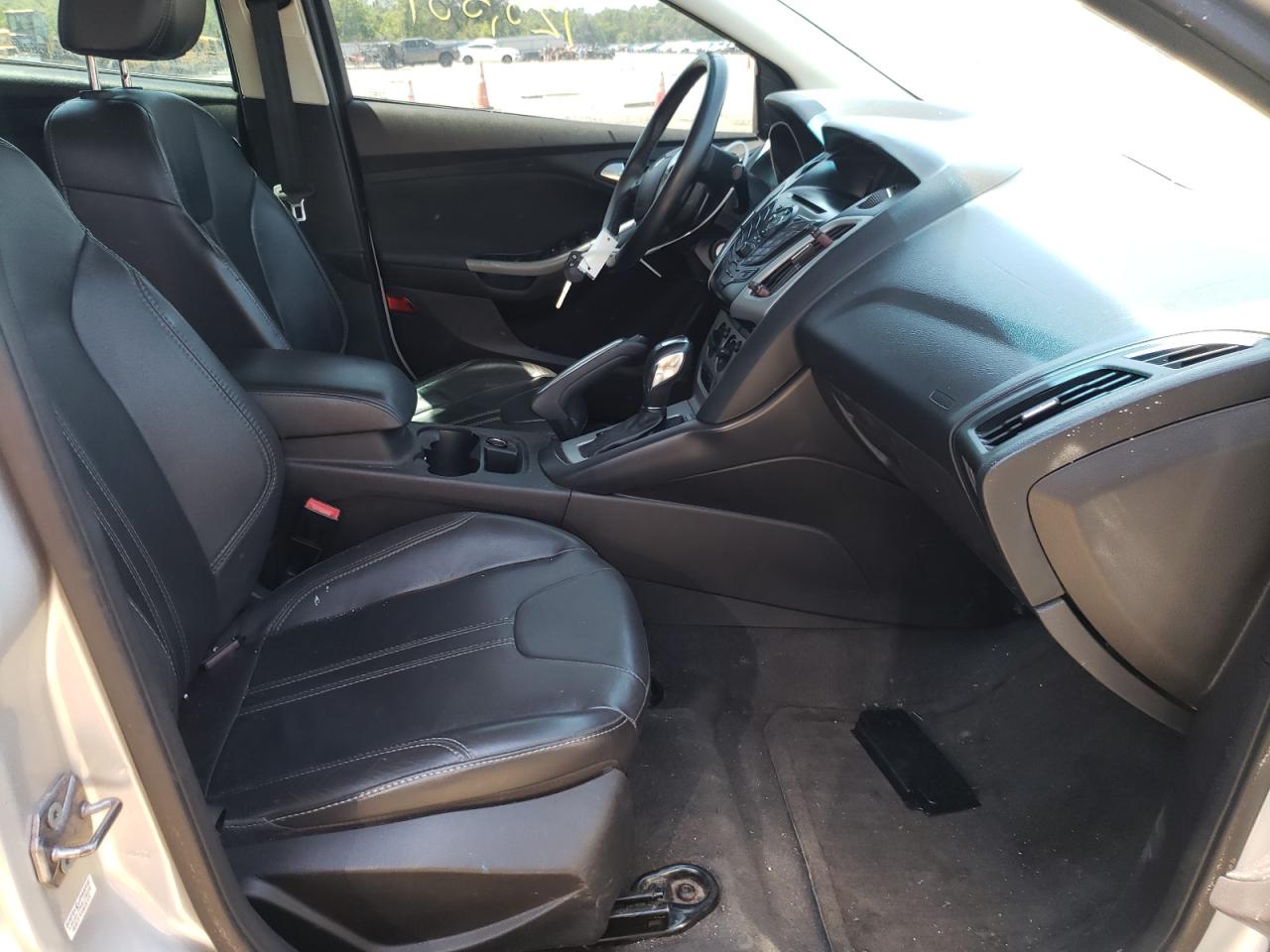 Photo 5 from auction – 2013 FORD FOCUS with VIN 1FADP3F22DL129679