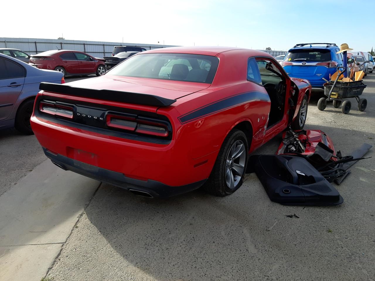 Photo 4 from auction – 2016 DODGE CHALLENGER with VIN 2C3CDZAG6GH218374