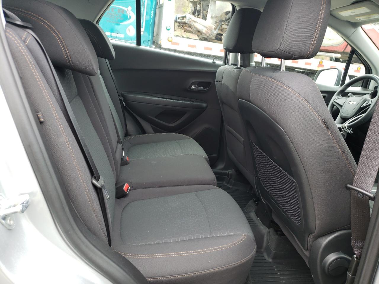 Photo 6 from auction – 2018 CHEVROLET TRAX LS with VIN 3GNCJNSB2JL334760