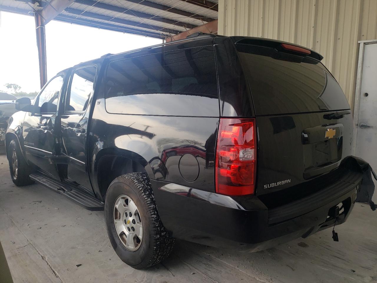 Photo 3 from auction – 2013 CHEVROLET SUBURBAN C with VIN 1GNSCJE02DR232249