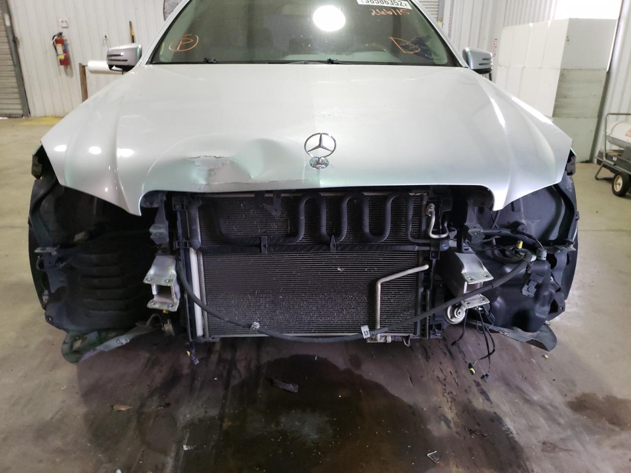 Photo 9 from auction – 2011 MERCEDES-BENZ E 350 with VIN WDDHF5GB6BA266115