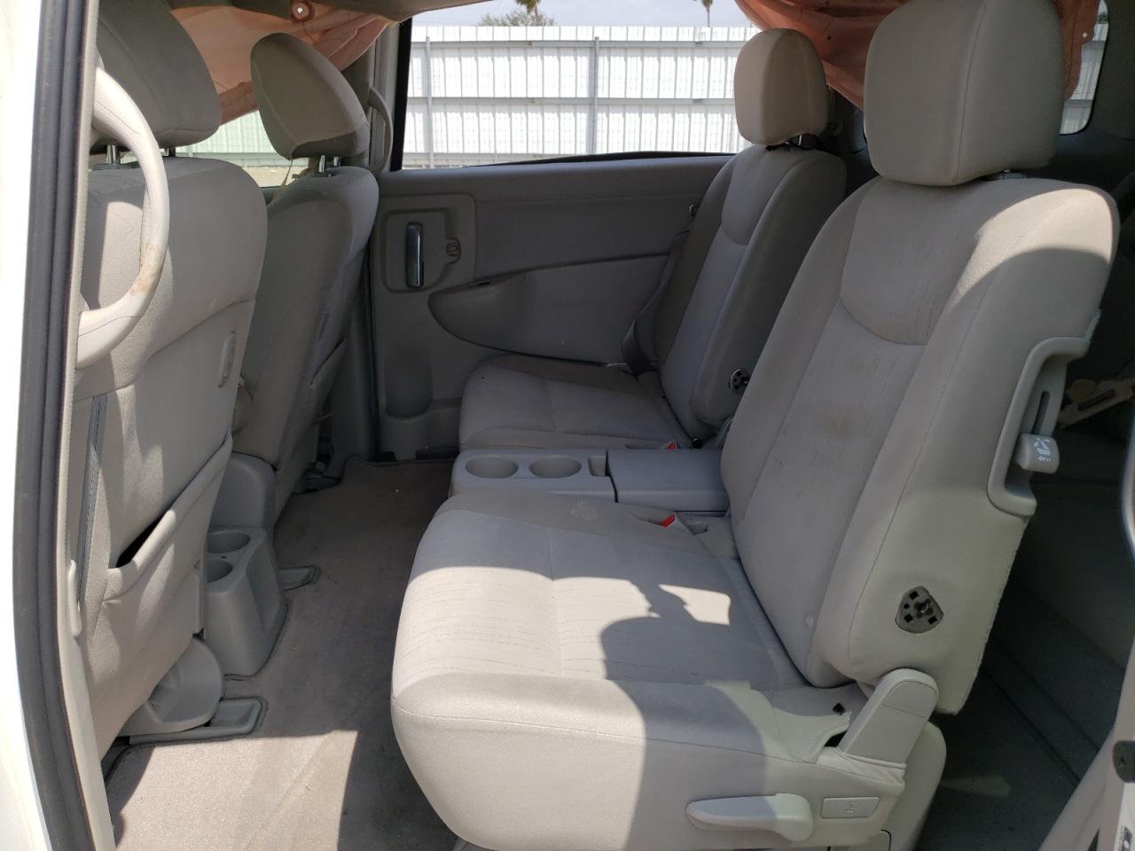 Photo 6 from auction – 2014 NISSAN QUEST S with VIN JN8AE2KP8E9106652