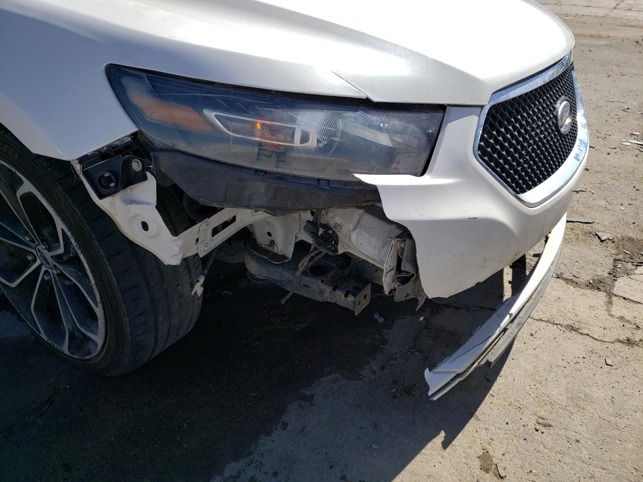 Photo 9 from auction – 2015 FORD TAURUS SHO with VIN 1FAHP2KT0FG161407