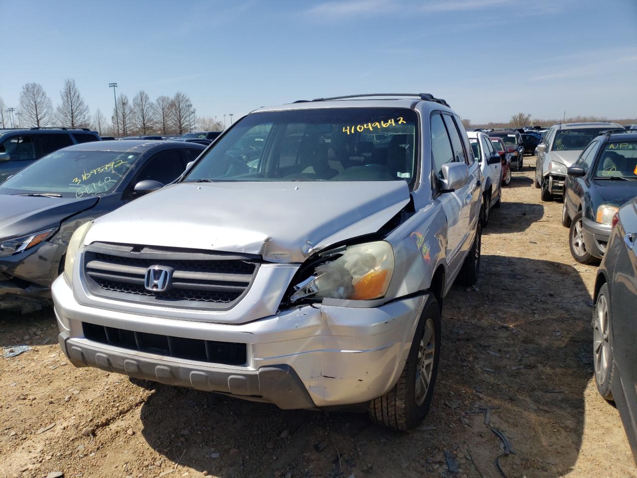 Photo 2 from auction – 2005 HONDA PILOT EX with VIN 2HKYF18455H516802
