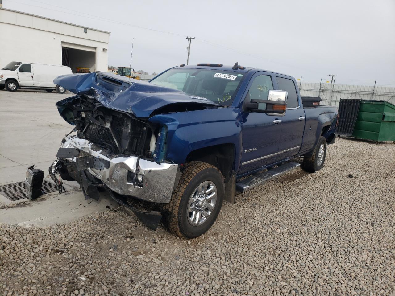 Photo 2 from auction – 2018 CHEVROLET SILVERADO with VIN 1GC4K0CY2JF172476