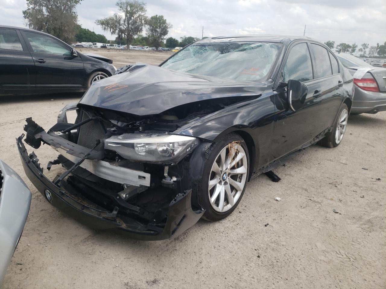صورة رقم 2 من المزاد - 2015 BMW 320 I مع VIN WBA3B1G50FNT63695