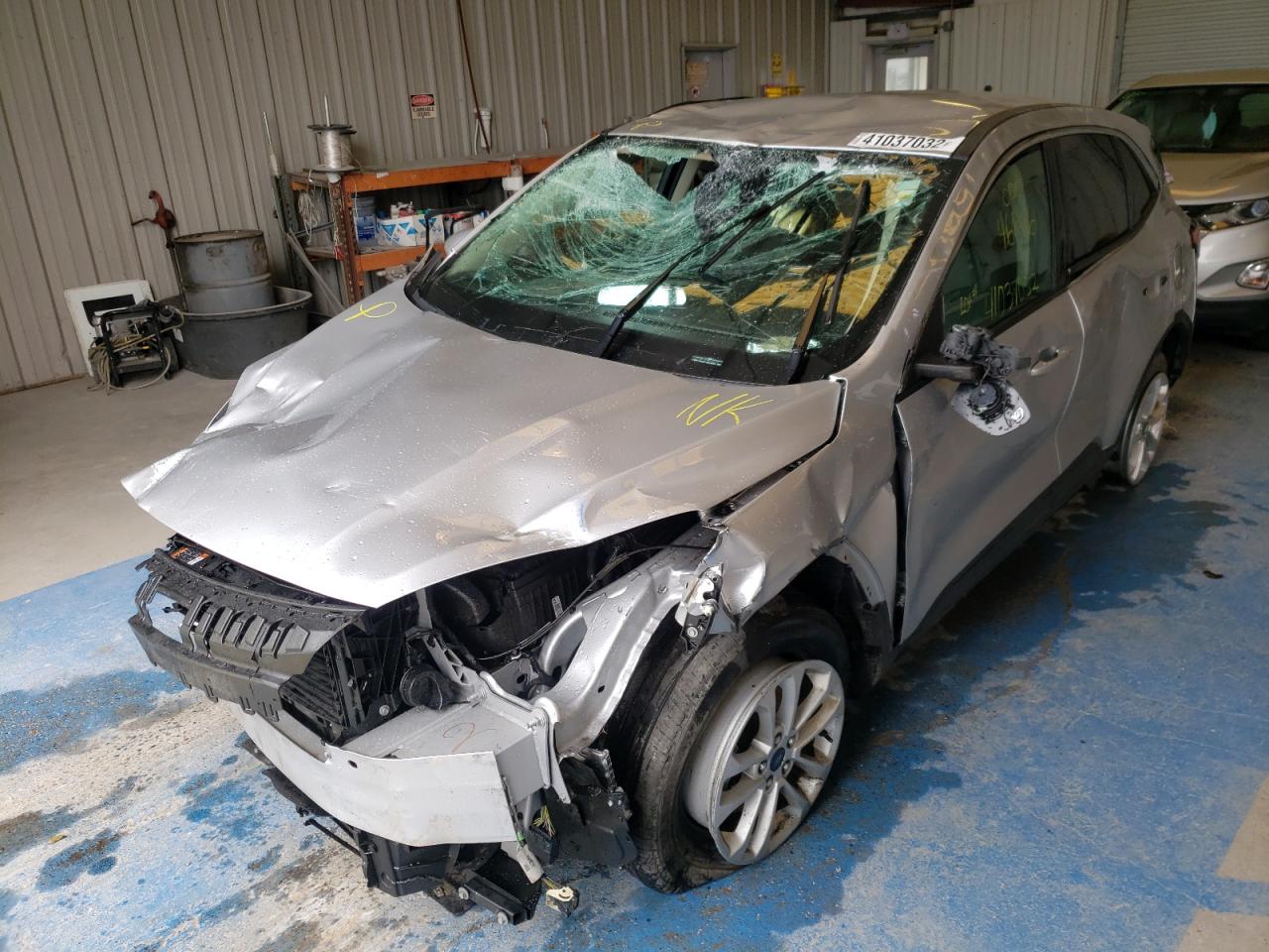Photo 2 from auction – 2020 FORD ESCAPE SE with VIN 1FMCU0G62LUB19060