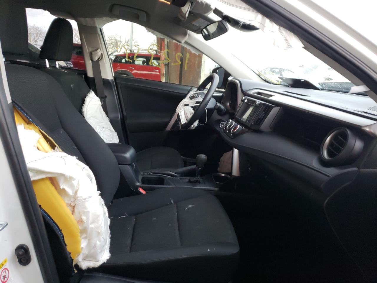 Photo 5 from auction – 2017 TOYOTA RAV4 LE with VIN JTMZFREV1HJ106736