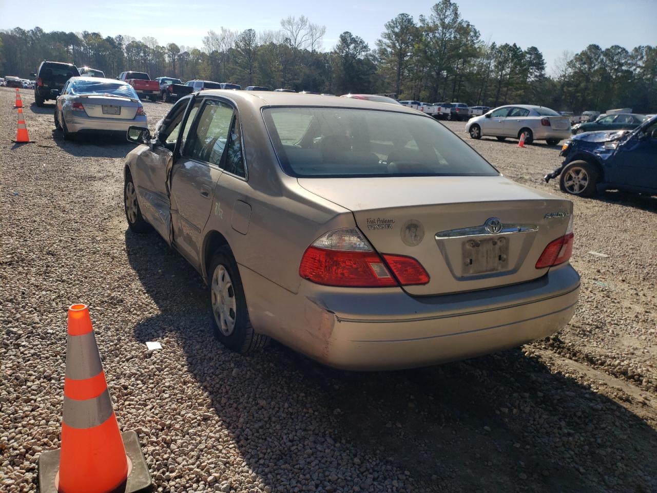 Photo 3 from auction – 2003 TOYOTA AVALON XL with VIN 4T1BF28B93U268496