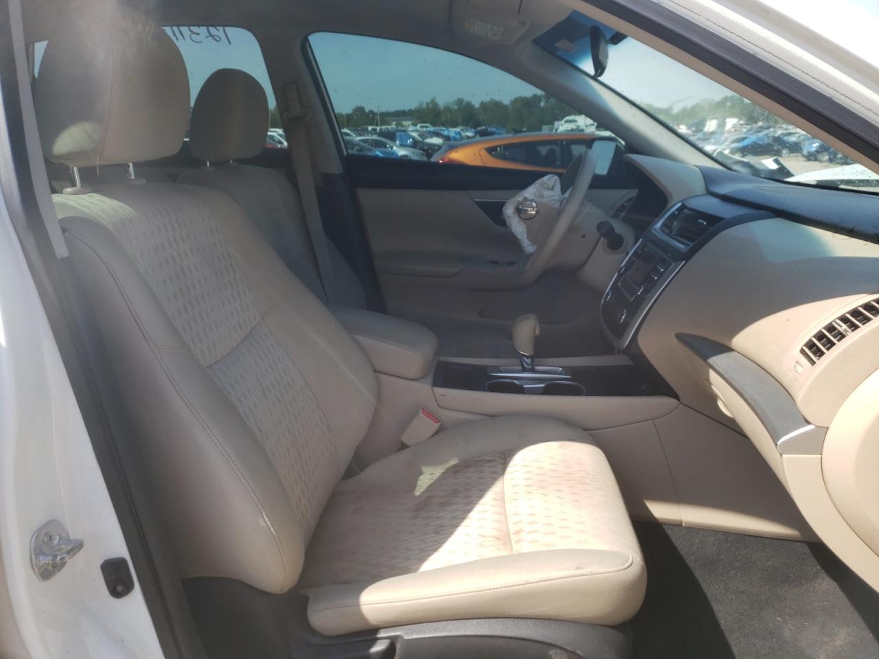 Photo 5 from auction – 2016 NISSAN ALTIMA 2.5 with VIN 1N4AL3AP4GN338903