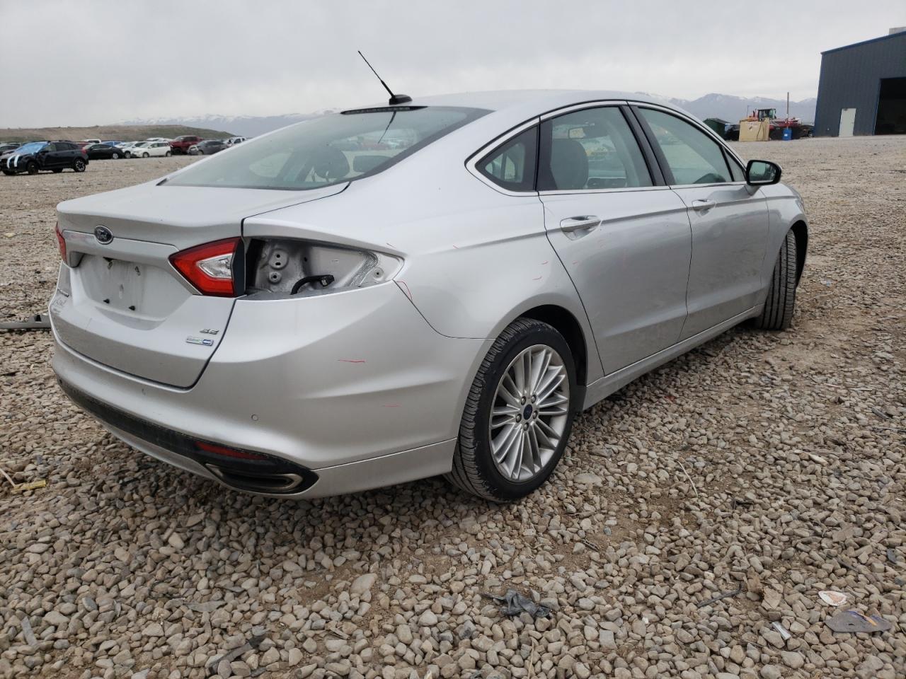 Photo 4 from auction – 2016 FORD FUSION SE with VIN 3FA6P0T95GR246462