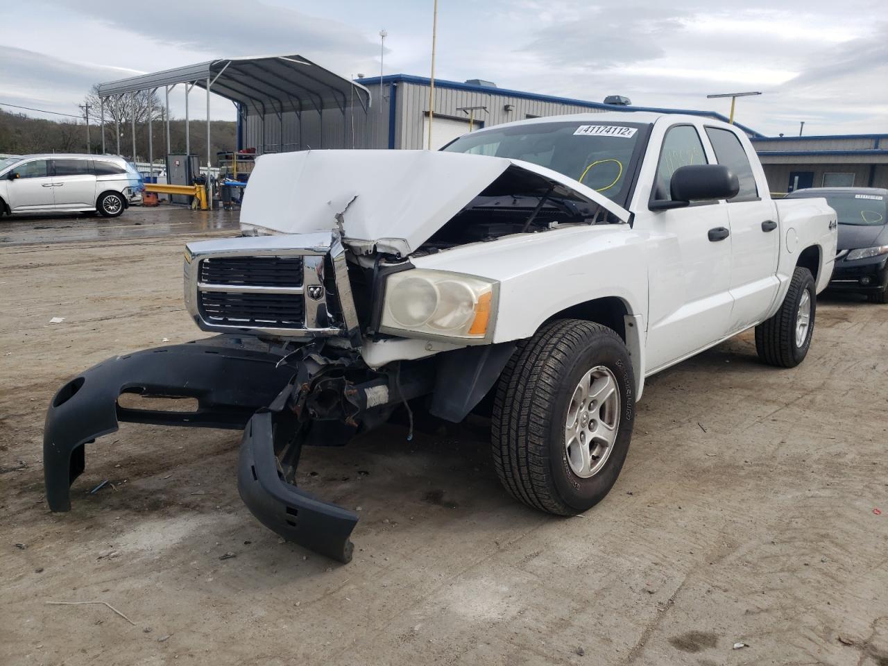 Photo 2 from auction – 2005 DODGE DAKOTA QUA with VIN 1D7HW48K65S177023