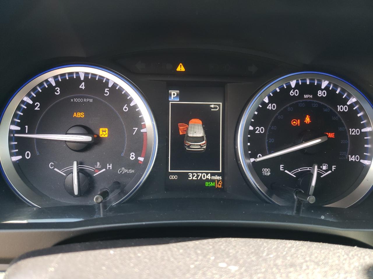 Photo 8 from auction – 2018 TOYOTA HIGHLANDER with VIN 5TDJZRFH5JS804692
