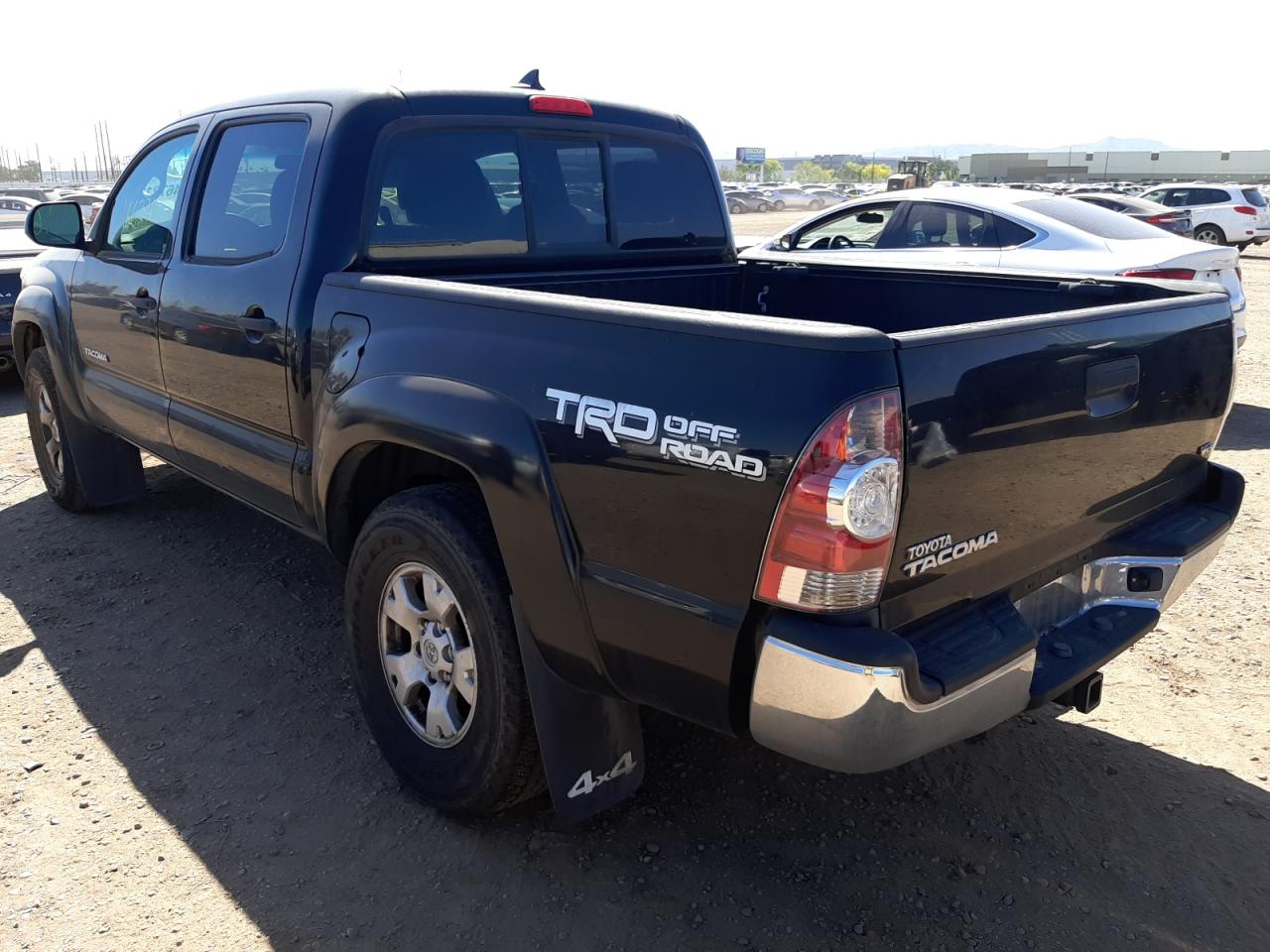 Photo 3 from auction – 2014 TOYOTA TACOMA DOU with VIN 3TMLU4EN3EM160455