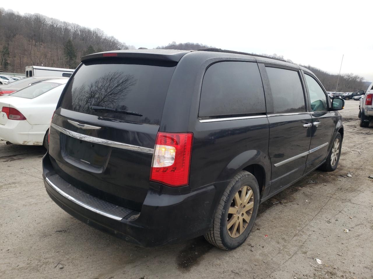 Photo 4 from auction – 2012 CHRYSLER TOWN & COU with VIN 2C4RC1CGXCR252118