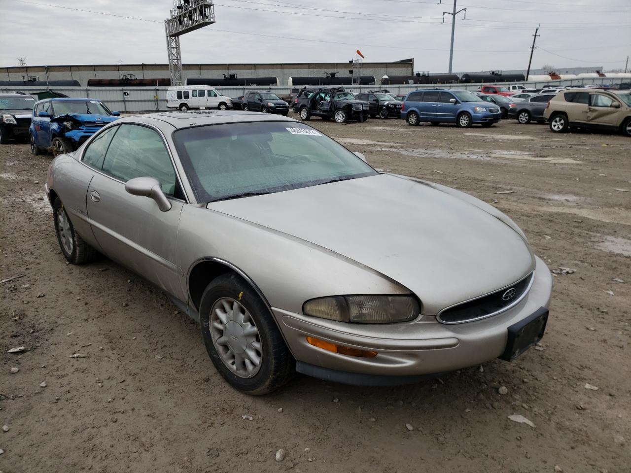 BUICK RIVIERA 1996 with VIN 1G4GD2215T4702084 - Photo from auction