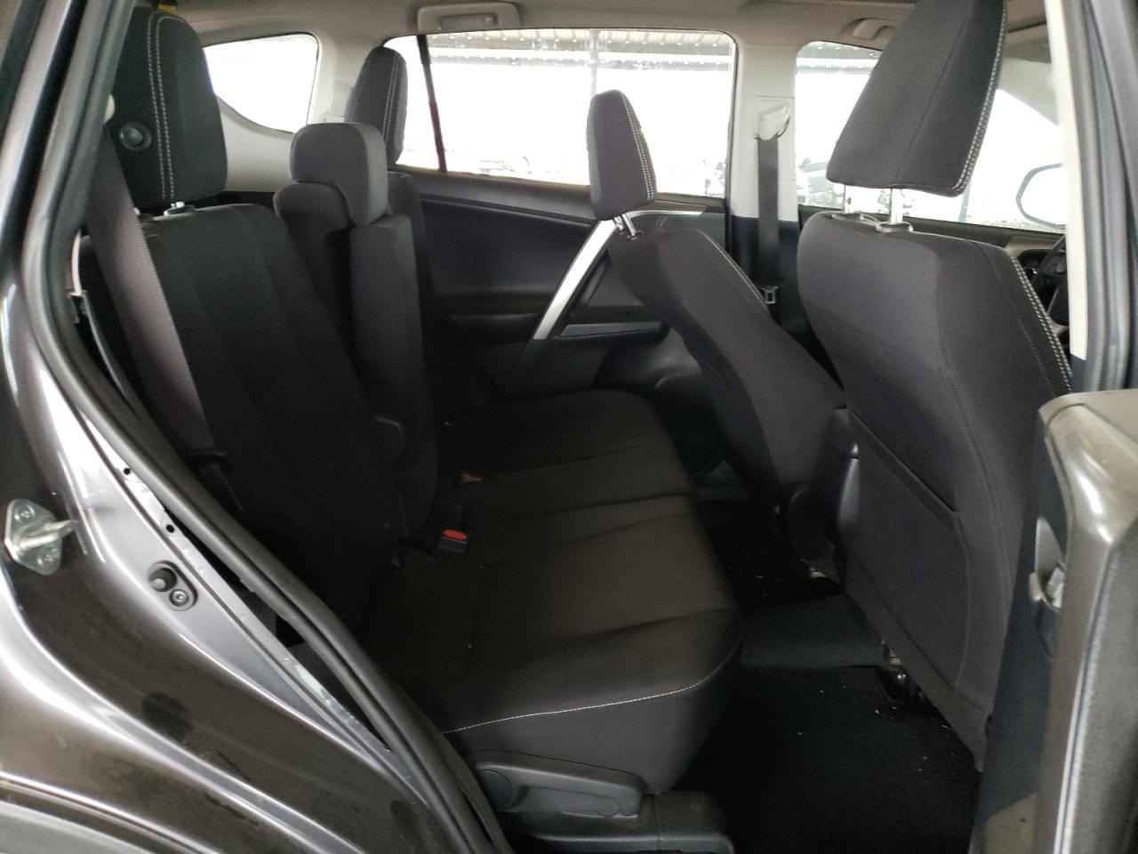 Photo 6 from auction – 2018 TOYOTA RAV4 ADVEN with VIN JTMWFREV1JJ732425