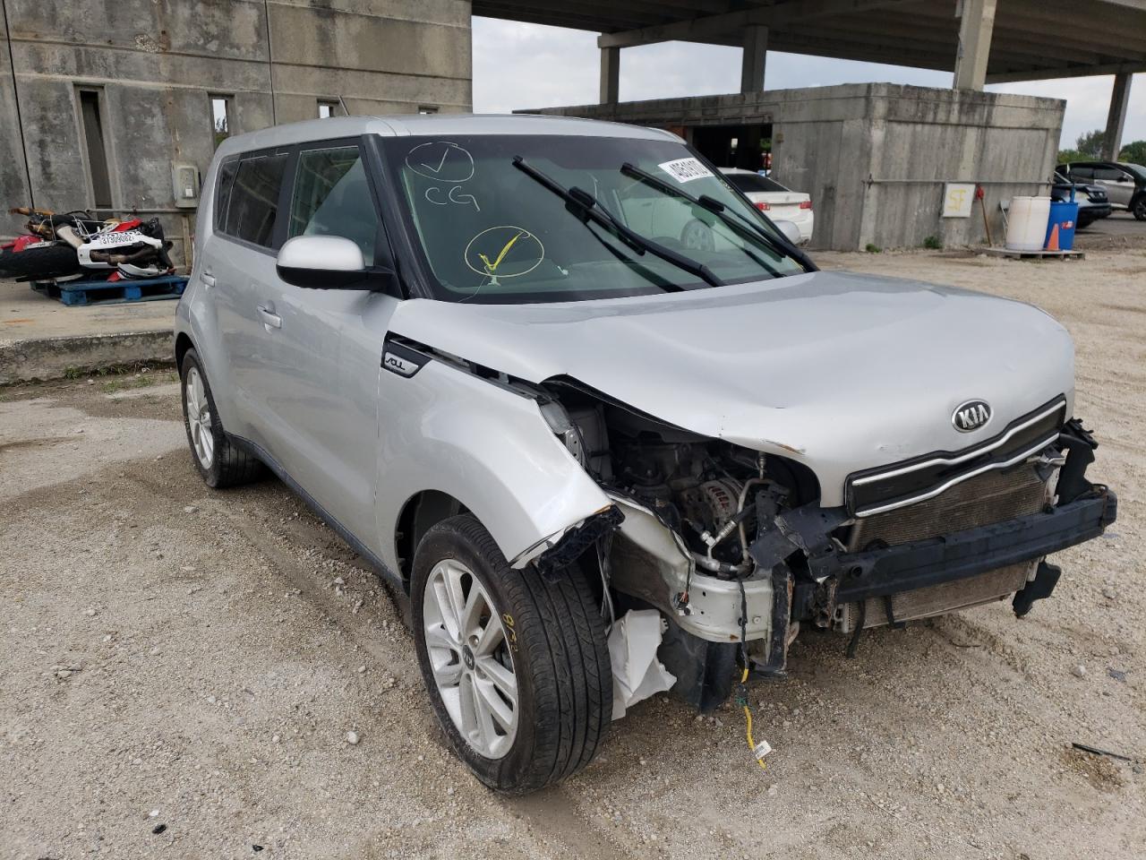 KIA SOUL + 2018 with VIN KNDJP3A51J7511561 - Photo from auction