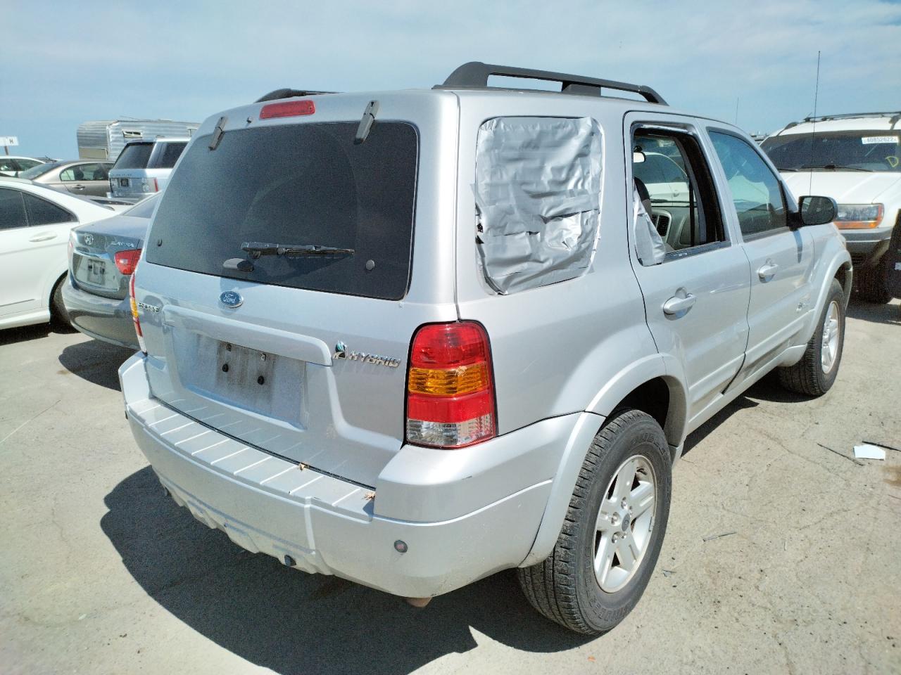 Photo 4 from auction – 2007 FORD ESCAPE with VIN 1FMCU49H67KA42653