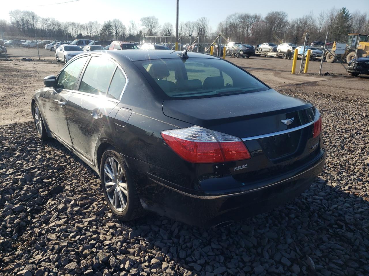 Photo 3 from auction – 2011 HYUNDAI GENESIS 3. with VIN KMHGC4DE9BU142969