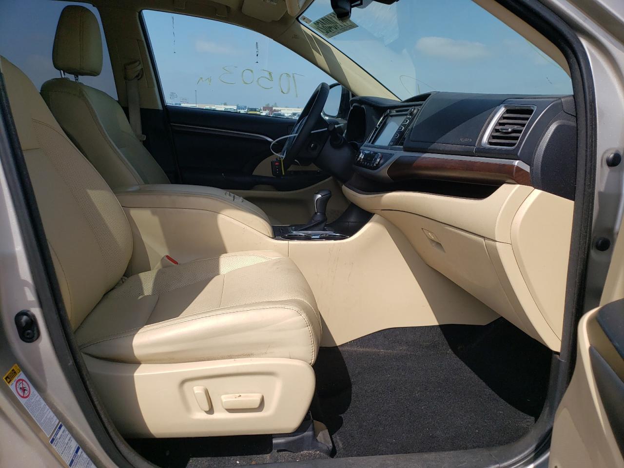Photo 5 from auction – 2014 TOYOTA HIGHLANDER with VIN 5TDDKRFH6ES023462