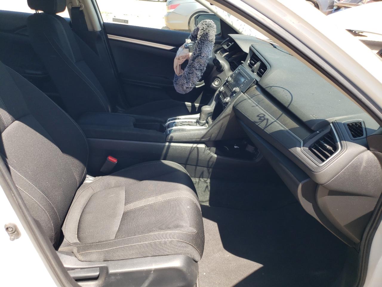 Photo 5 from auction – 2019 HONDA CIVIC LX with VIN 19XFC2F6XKE016953