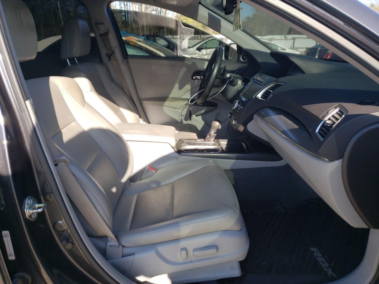 Photo 5 from auction – 2016 ACURA RDX TECHNO with VIN 5J8TB4H56GL024747