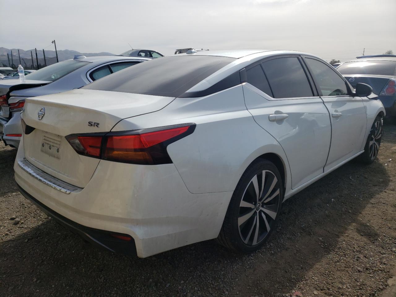Photo 4 from auction – 2019 NISSAN ALTIMA SR with VIN 1N4BL4CV7KC124207