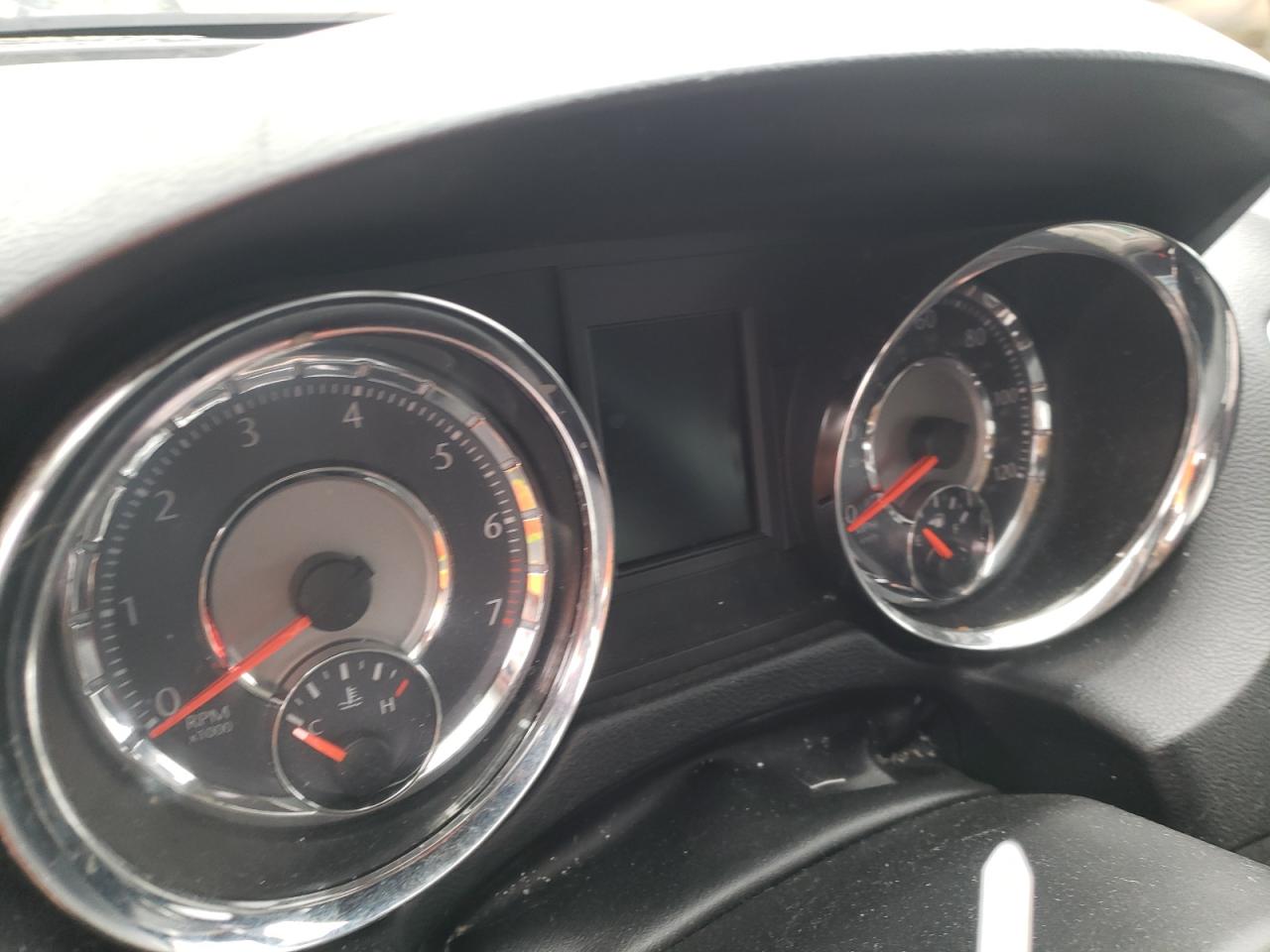 Photo 8 from auction – 2015 CHRYSLER TOWN & COU with VIN 2C4RC1BG0FR730827