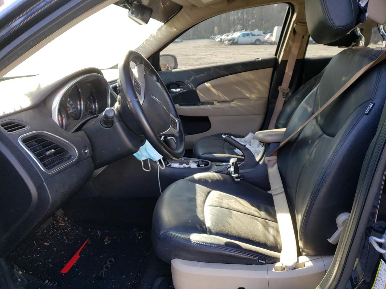 Photo 5 from auction – 2012 CHRYSLER 200 LIMITE with VIN 1C3CCBCG0CN198163