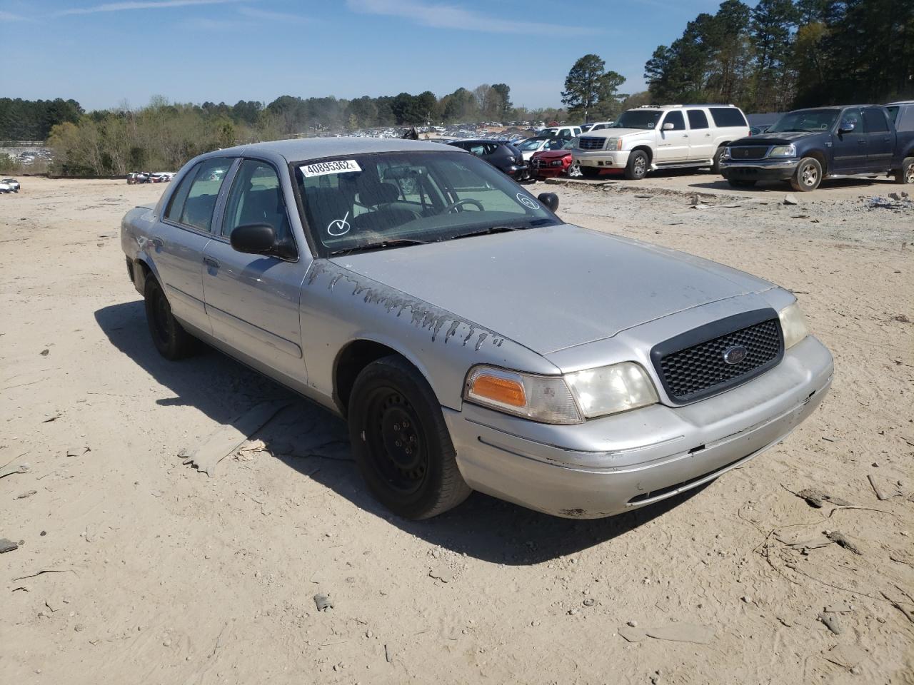 FORD CROWN VICT 2001 with VIN 2FAFP71W91X197700 - Photo from auction
