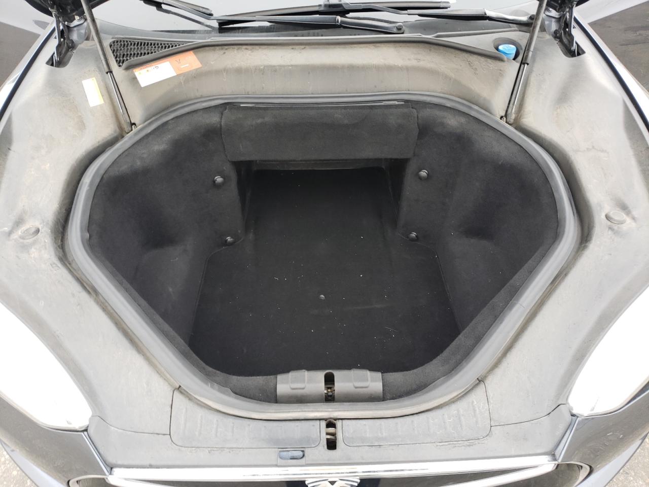 Photo 7 from auction – 2015 TESLA MODEL S 85 with VIN 5YJSA1H12FF087547