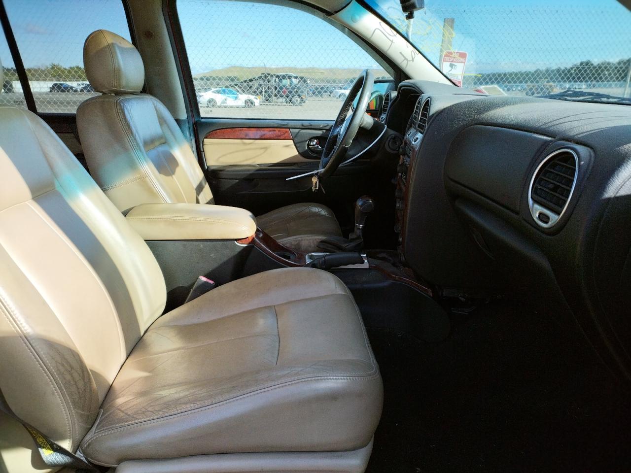 Photo 5 from auction – 2005 GMC ENVOY with VIN 1GKDT13S252175362