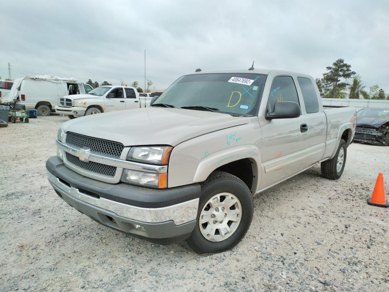 Photo 2 from auction – 2005 CHEVROLET SILVERADO with VIN 1GCEK19BX5E137841