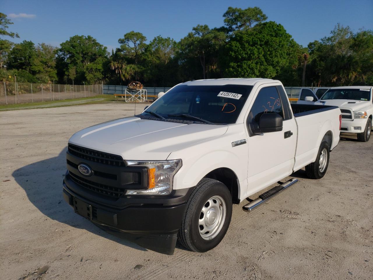 Photo 2 from auction – 2018 FORD F150 with VIN 1FTMF1CB6JKF01418