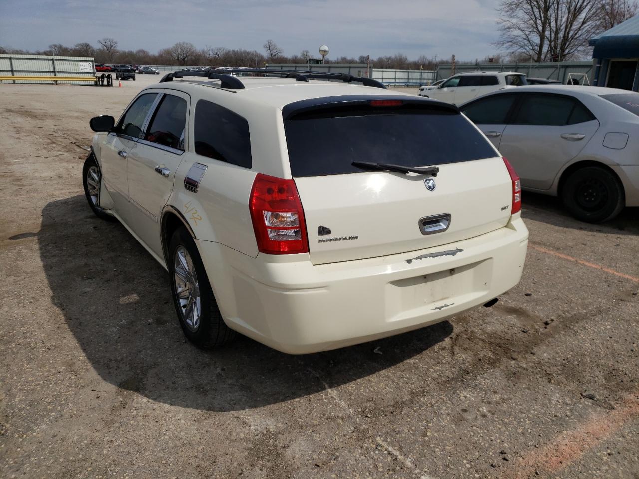 Photo 3 from auction – 2005 DODGE MAGNUM SXT with VIN 2D4FV48V85H649246