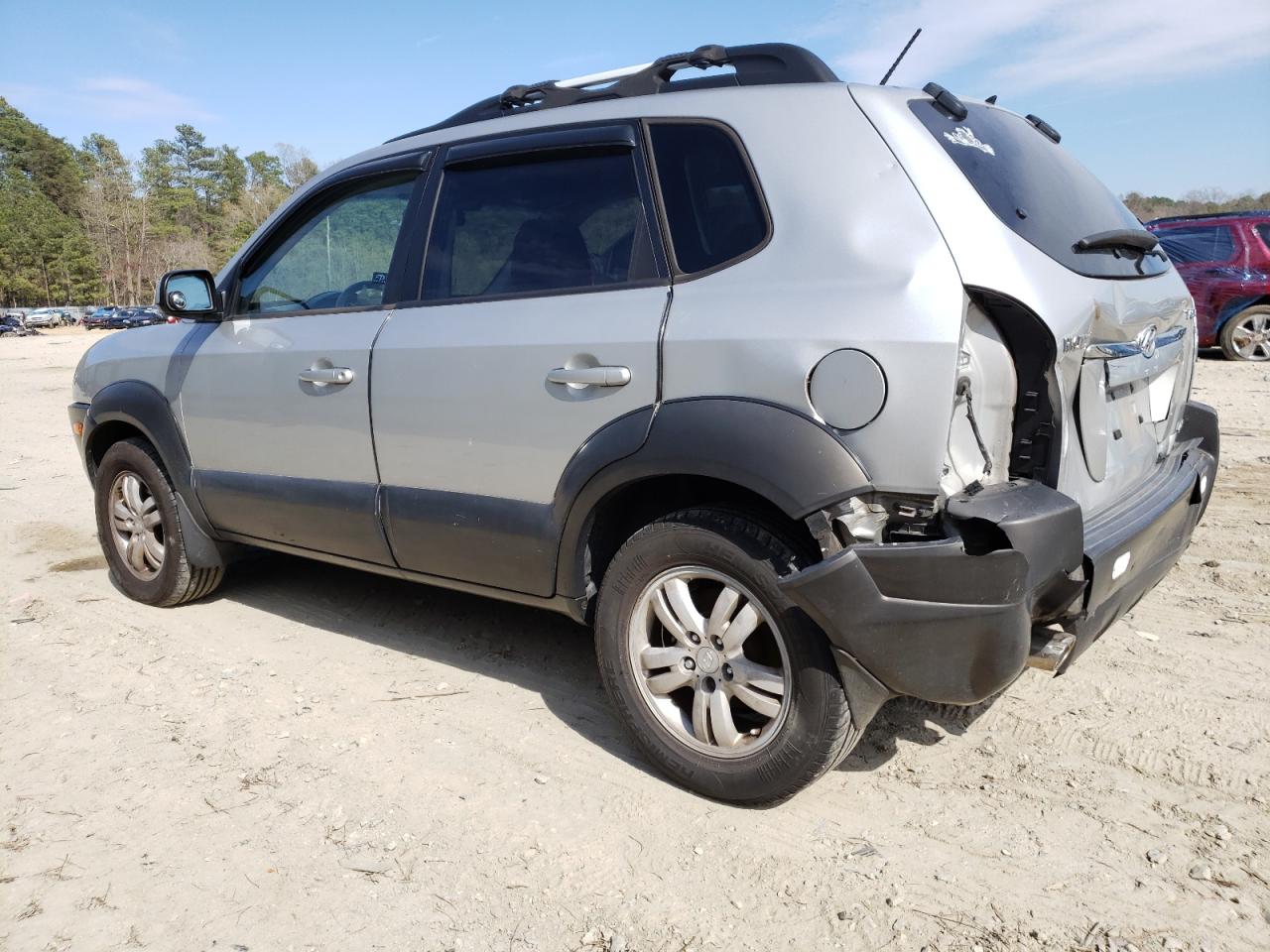 Photo 3 from auction – 2007 HYUNDAI TUCSON SE with VIN KM8JN72D67U667295