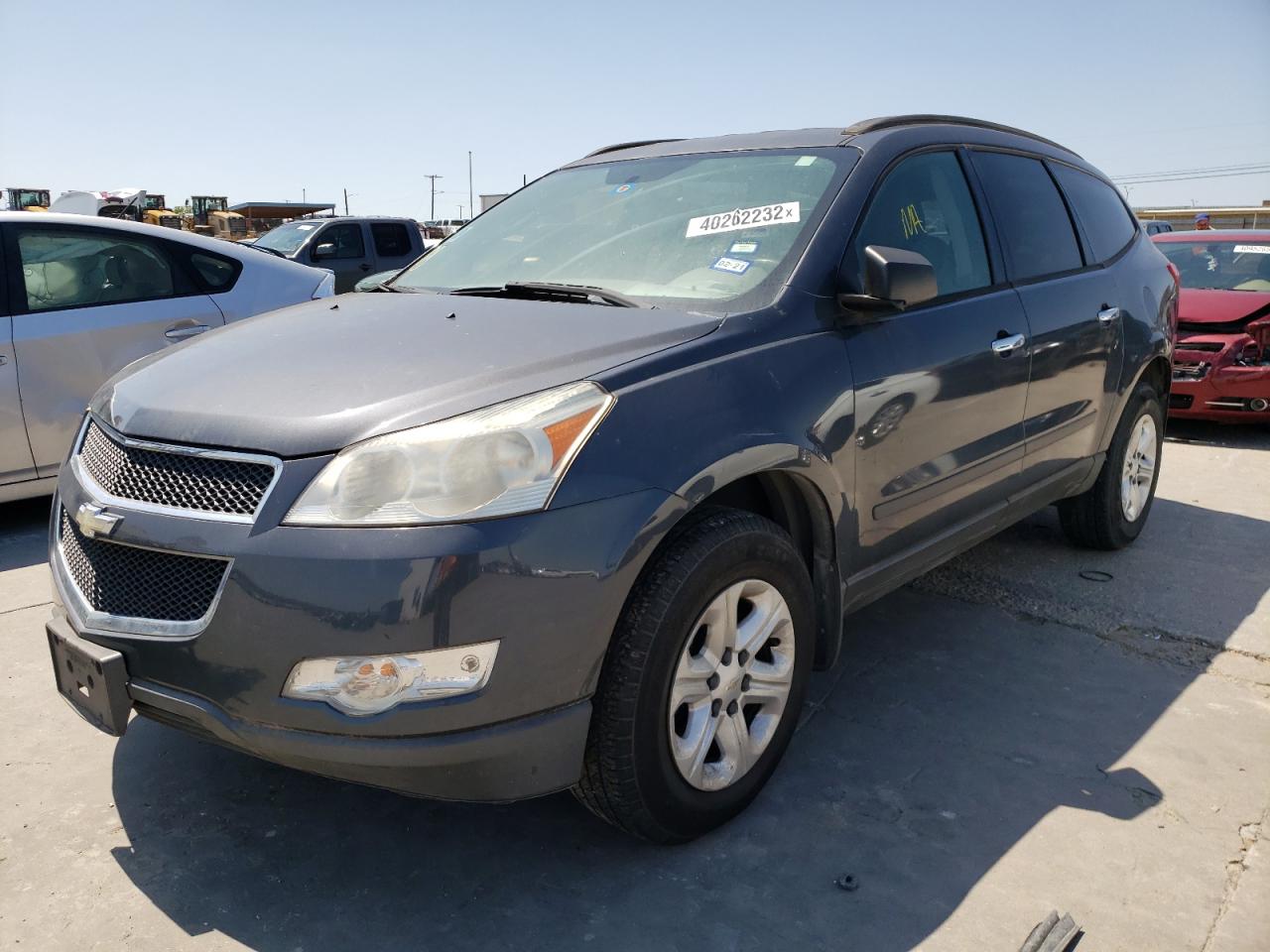Photo 2 from auction – 2011 CHEVROLET TRAVERSE L with VIN 1GNKREEDXBJ268615