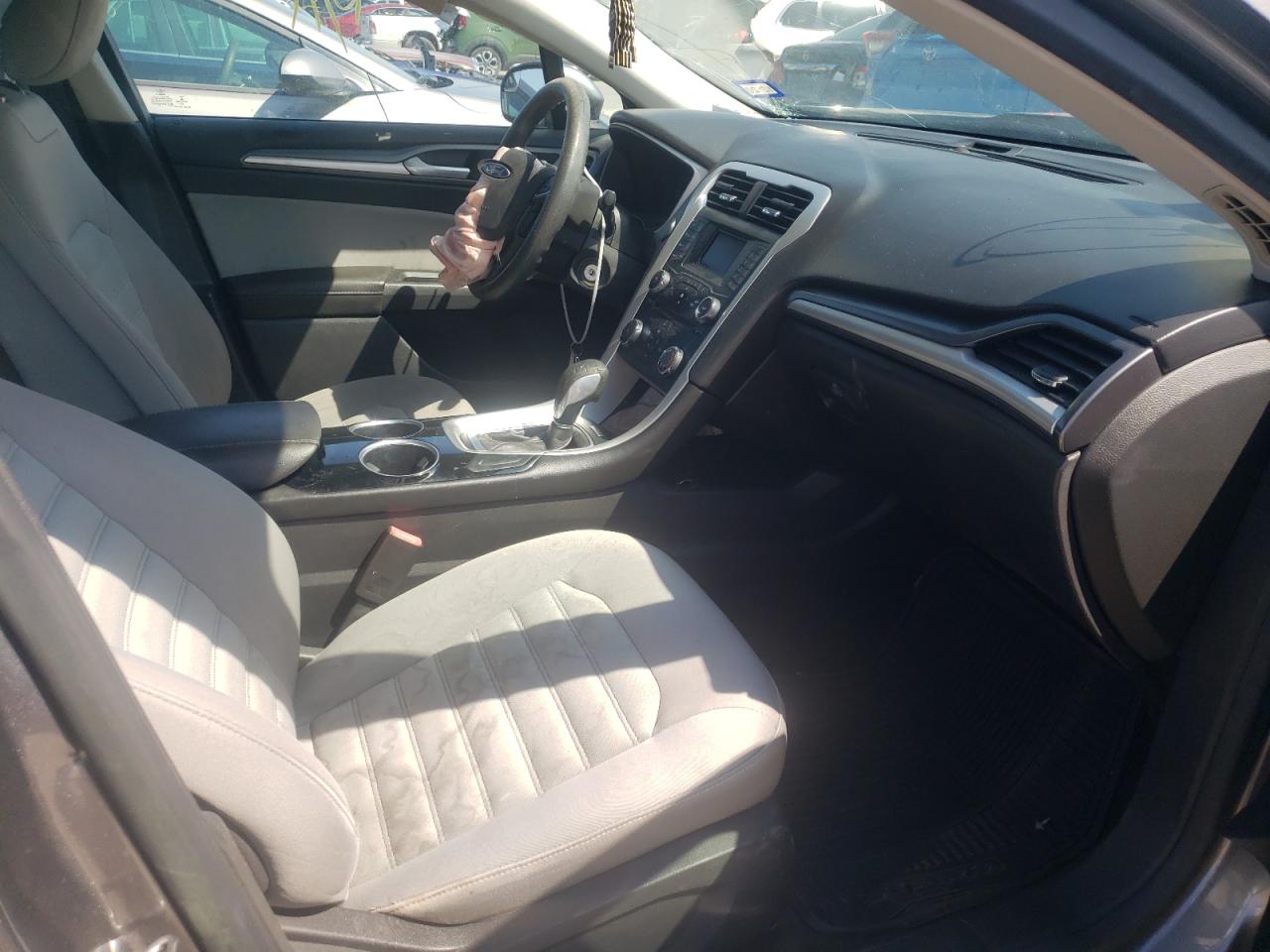 Photo 5 from auction – 2013 FORD FUSION S with VIN 3FA6P0G75DR185375