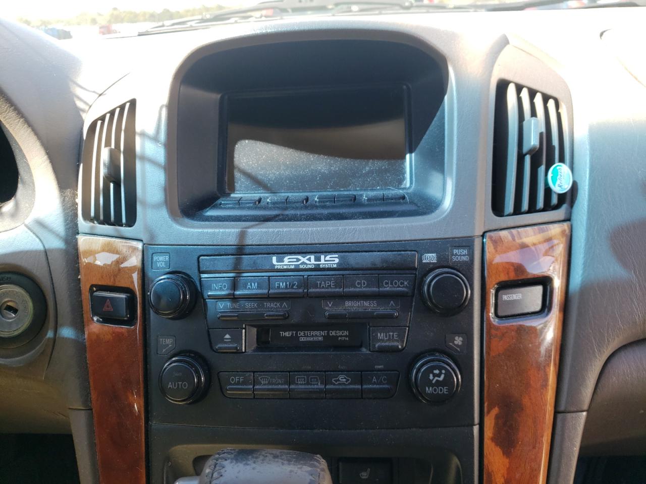 Photo 9 from auction – 2000 LEXUS RX 300 with VIN JT6HF10U3Y0101868