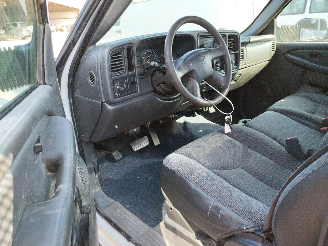 Photo 9 from auction – 2007 CHEVROLET SILVERADO with VIN 1GBJC34U67E184470