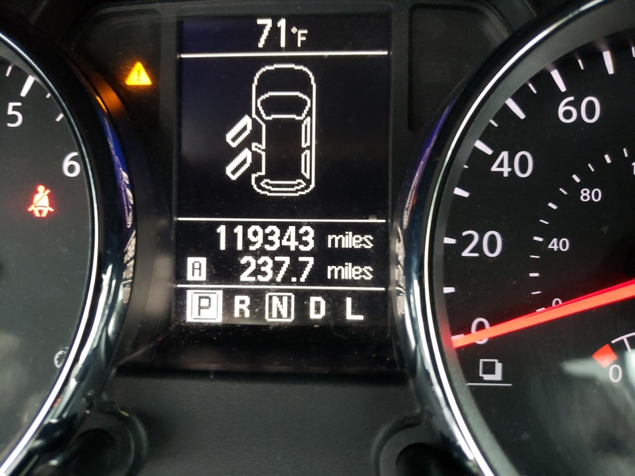 Photo 8 from auction – 2013 NISSAN ROGUE S with VIN JN8AS5MT8DW508319