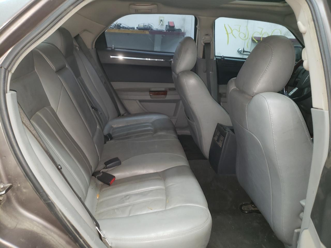 Photo 6 from auction – 2006 CHRYSLER 300C with VIN 2C3KA63H56H194883