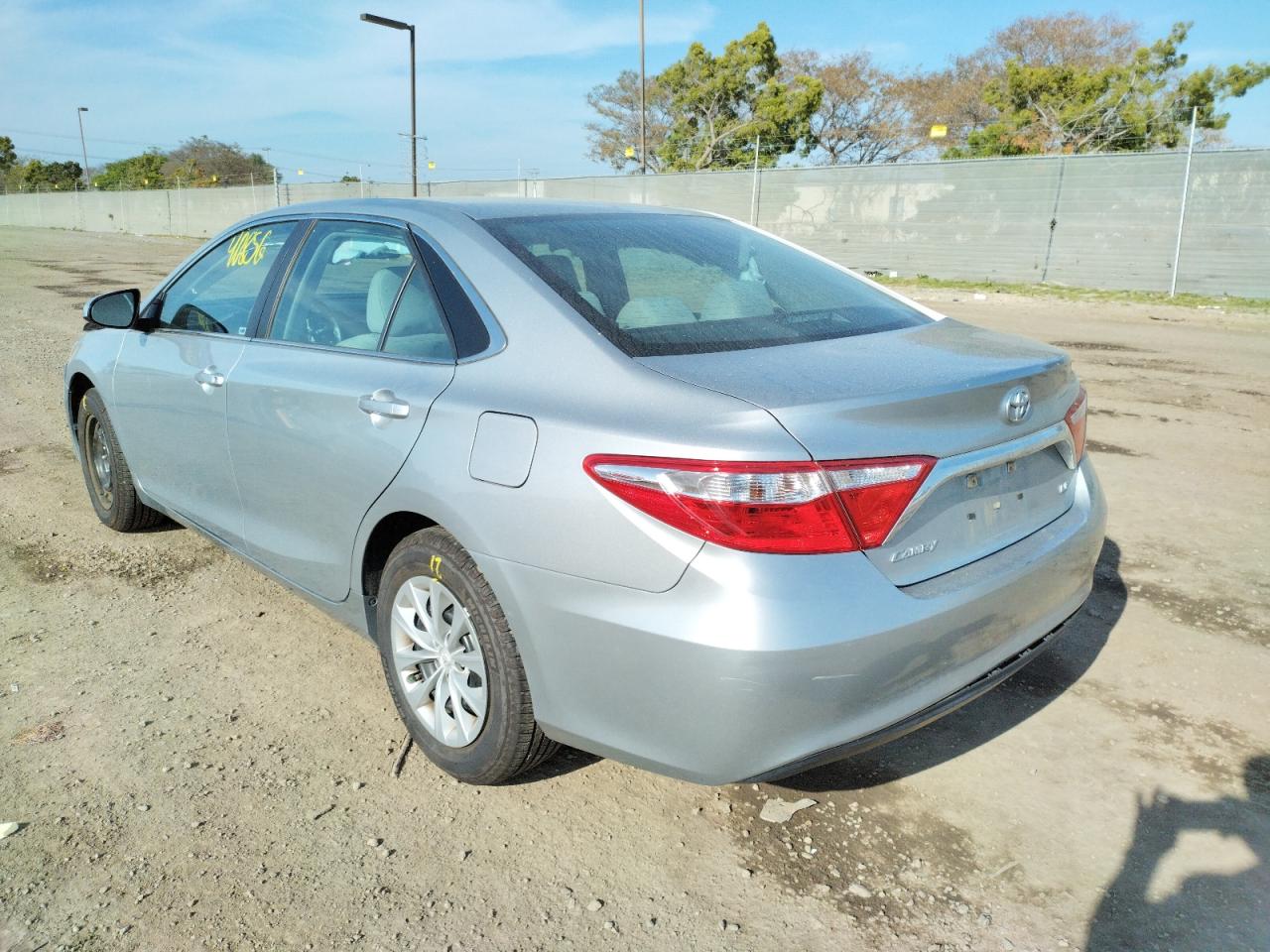 Photo 3 from auction – 2017 TOYOTA CAMRY LE with VIN 4T1BF1FK0HU405698