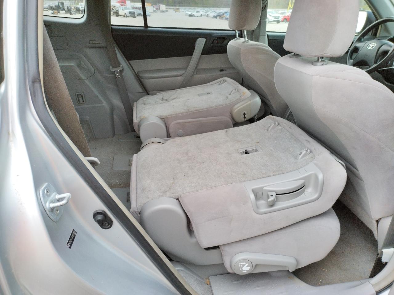 Photo 6 from auction – 2008 TOYOTA HIGHLANDER with VIN JTEES41AX82054187