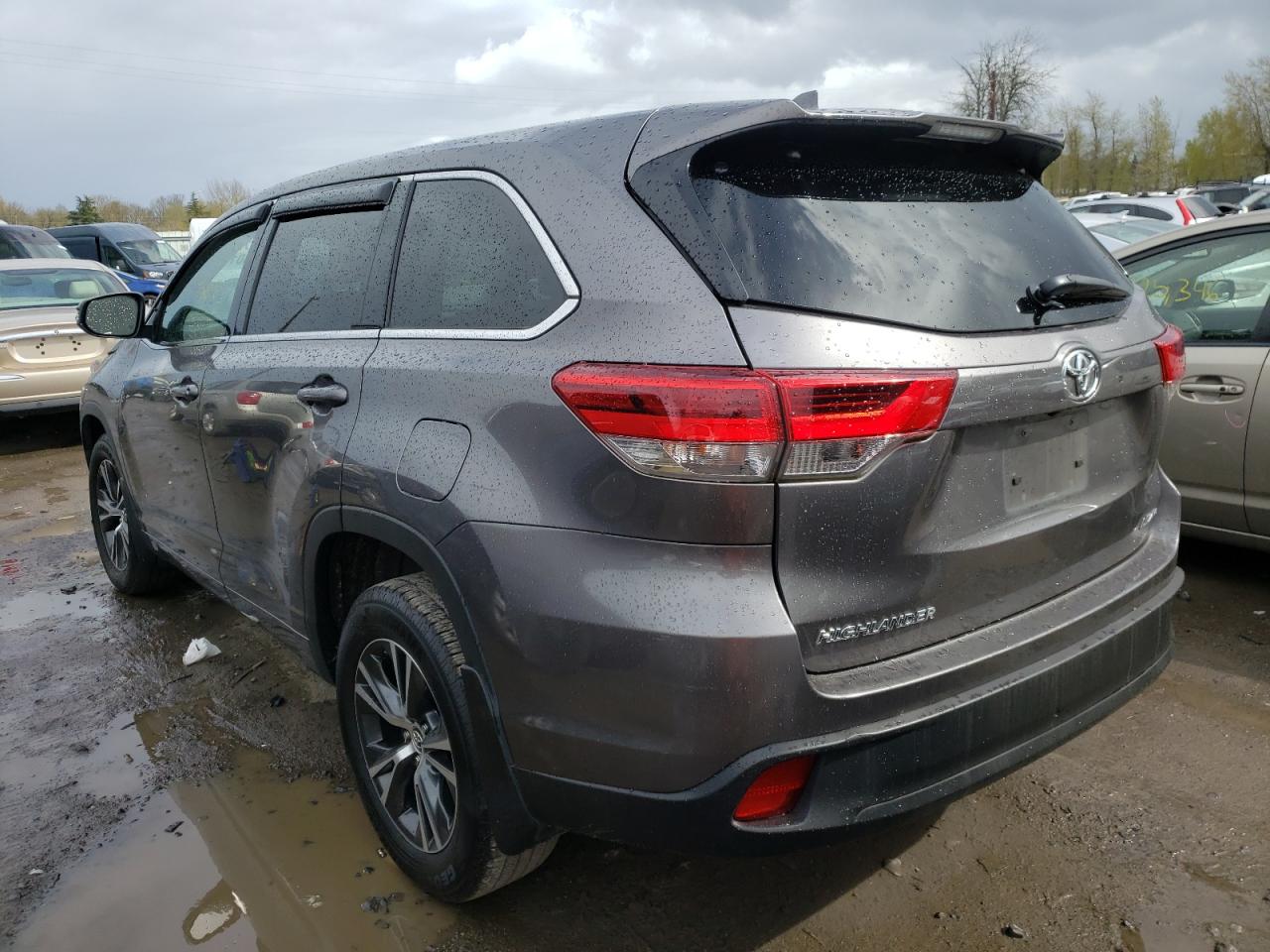 Photo 3 from auction – 2018 TOYOTA HIGHLANDER with VIN 5TDBZRFH7JS814385