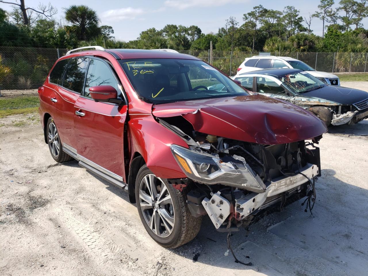 NISSAN PATHFINDER 2018 with VIN 5N1DR2MN2JC619624 - Photo from auction