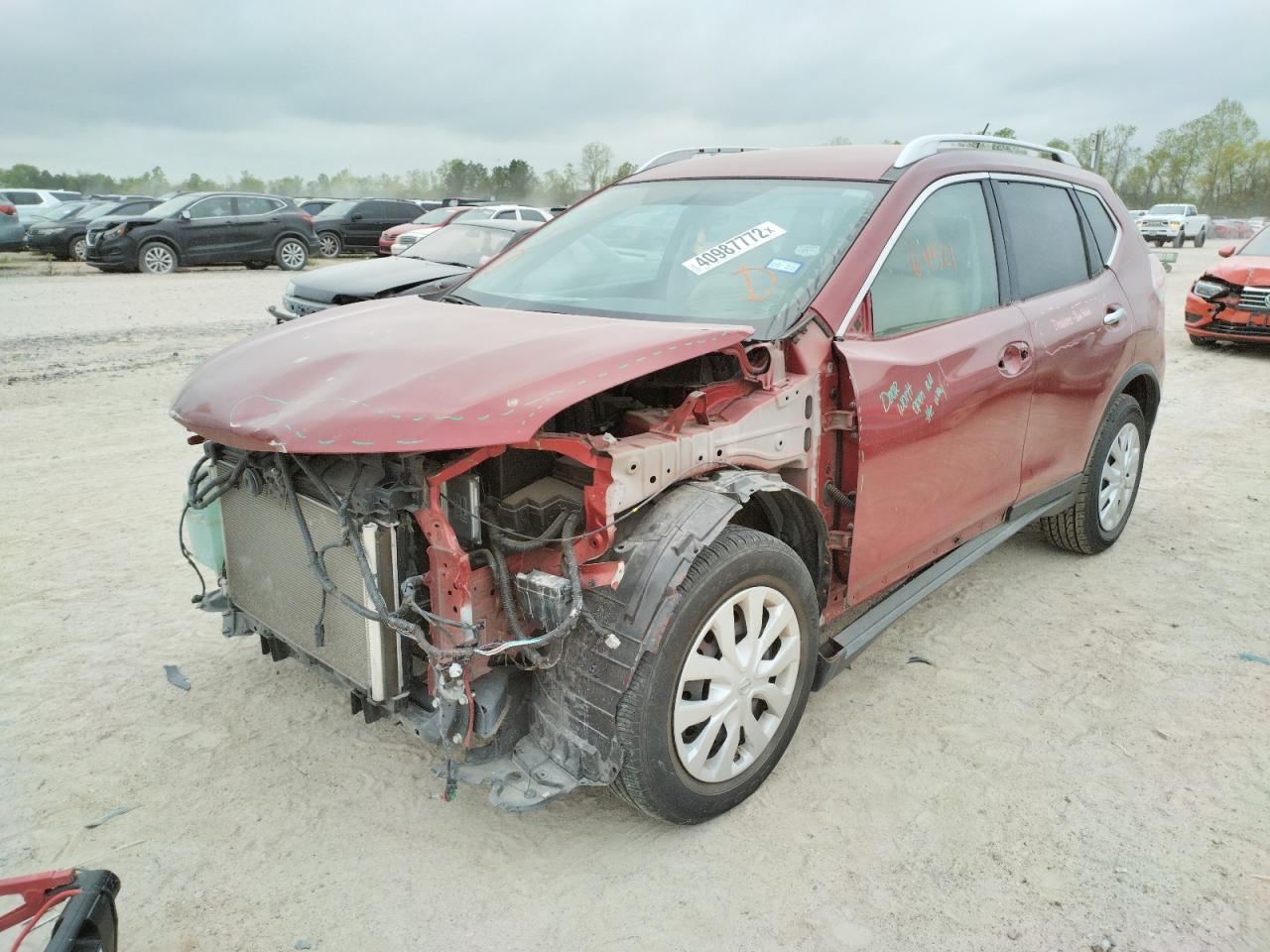 Photo 2 from auction – 2016 NISSAN ROGUE S with VIN KNMAT2MT6GP723171