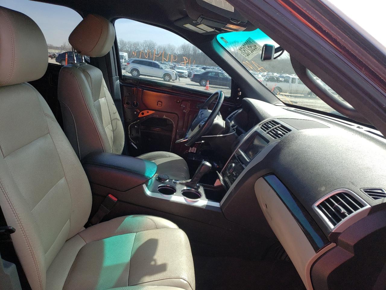 Photo 5 from auction – 2011 FORD EXPLORER L with VIN 1FMHK8F88BGA03534